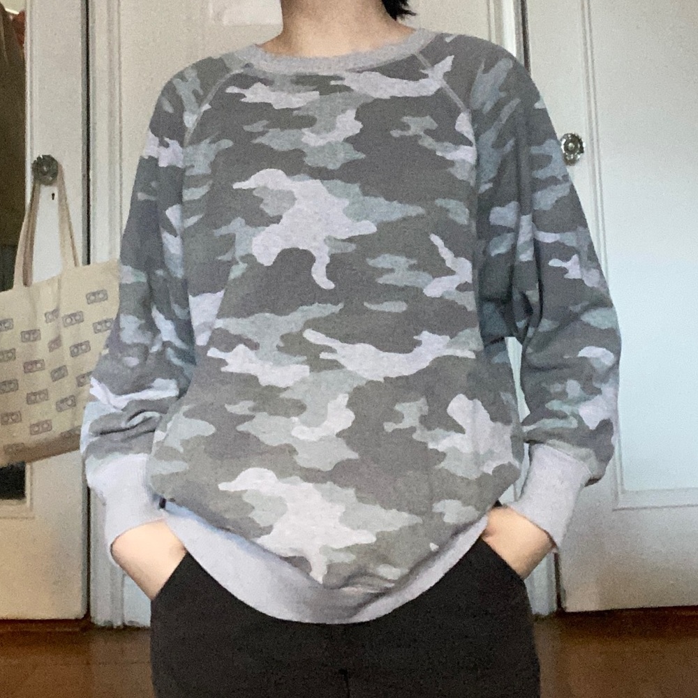 Comfy Oversized Aerie Camo Crewneck Sweatshirt! - Picture 3 of 6